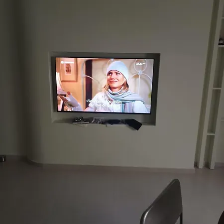 Mostra דירה